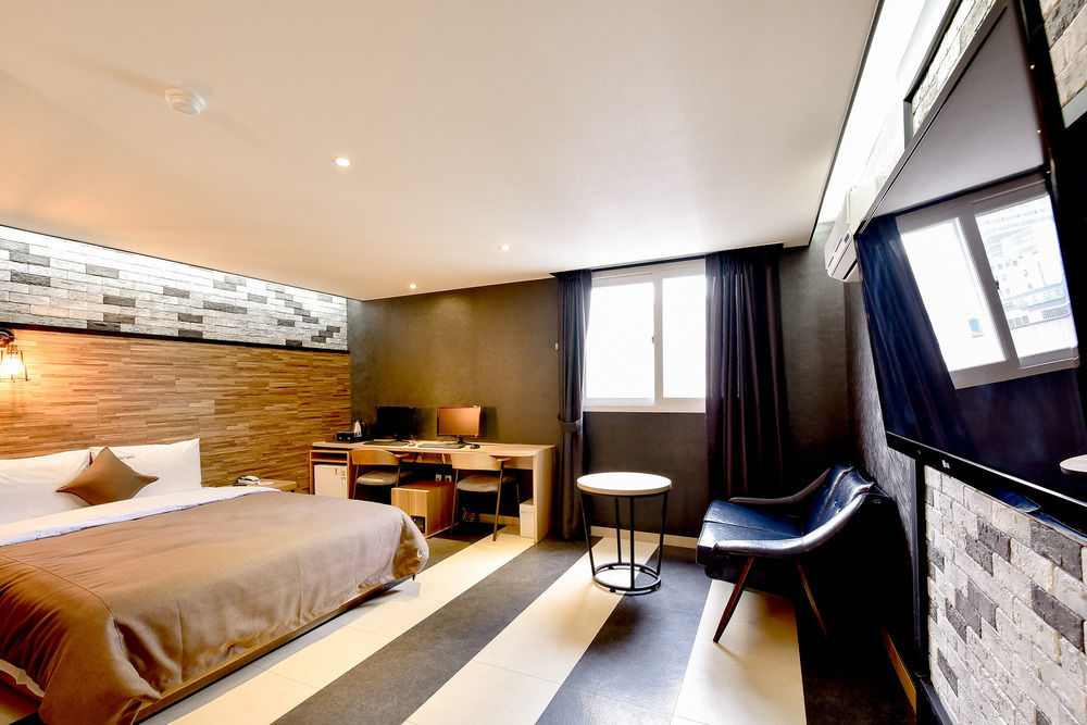 Hotel Ignis Oncheonjang Busan Bagian luar foto