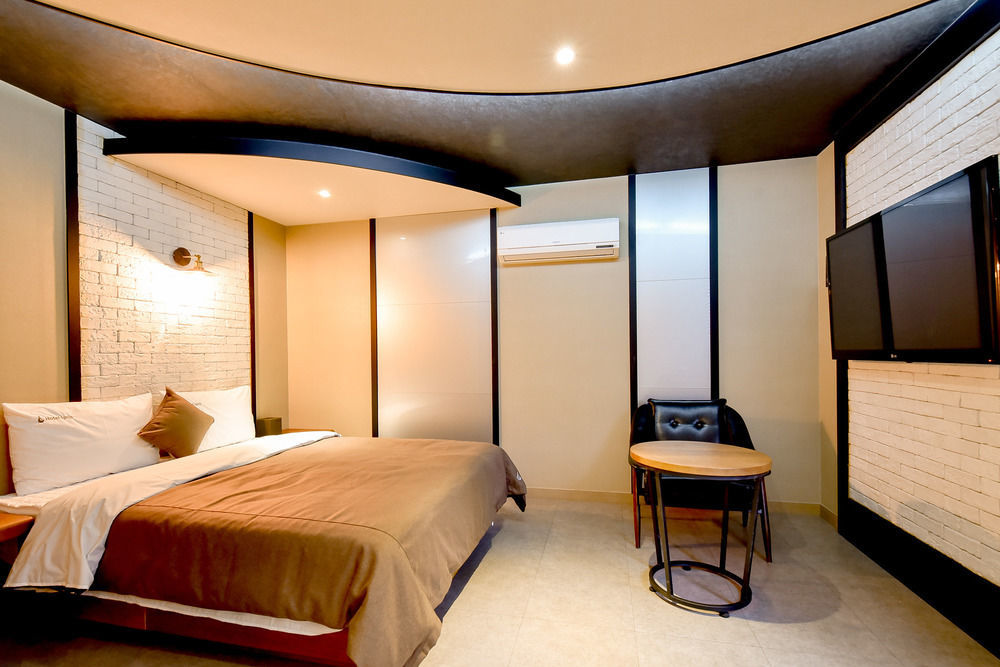 Hotel Ignis Oncheonjang Busan Bagian luar foto