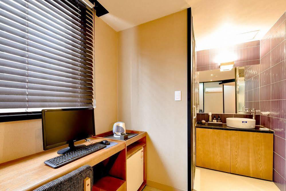 Hotel Ignis Oncheonjang Busan Bagian luar foto