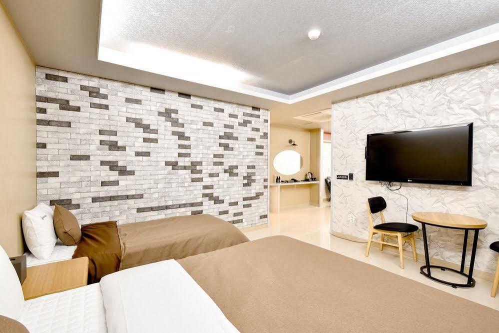 Hotel Ignis Oncheonjang Busan Bagian luar foto