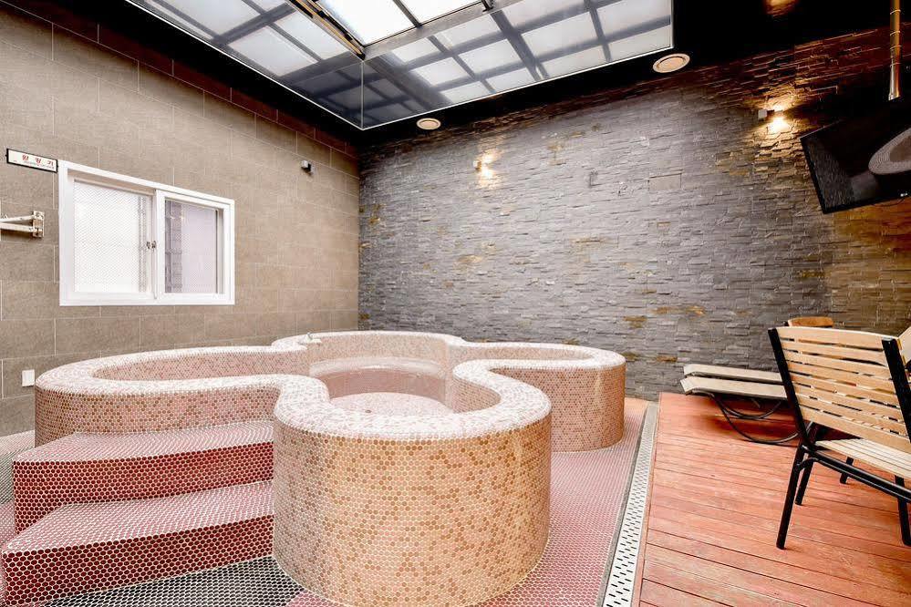 Hotel Ignis Oncheonjang Busan Bagian luar foto