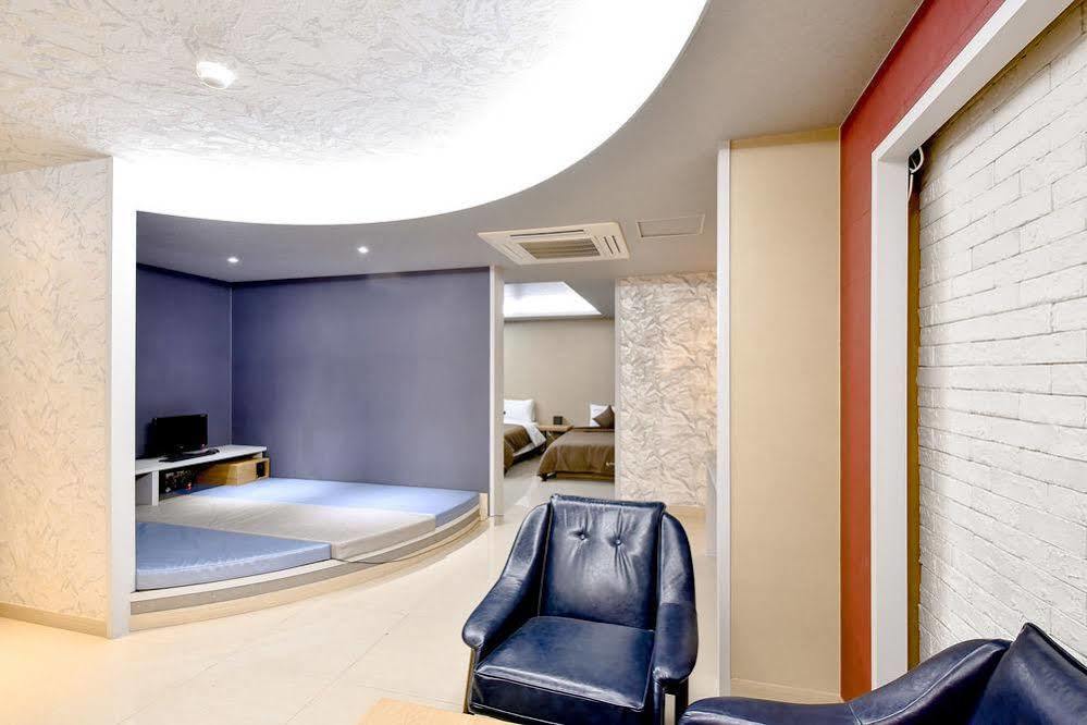 Hotel Ignis Oncheonjang Busan Bagian luar foto