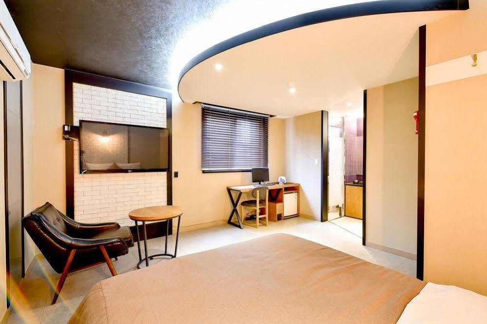 Hotel Ignis Oncheonjang Busan Bagian luar foto